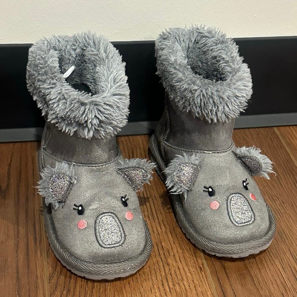 The Children’s Place Koala Boots Size 8 - Picture 4 of 7